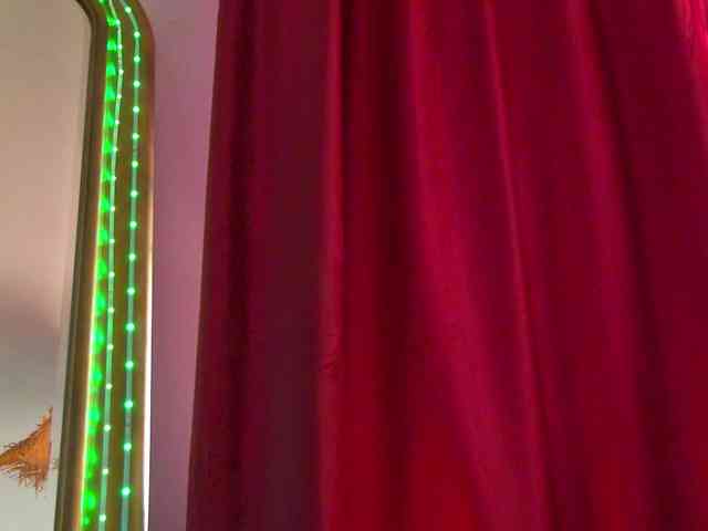 Foxxxy-MILF webcam