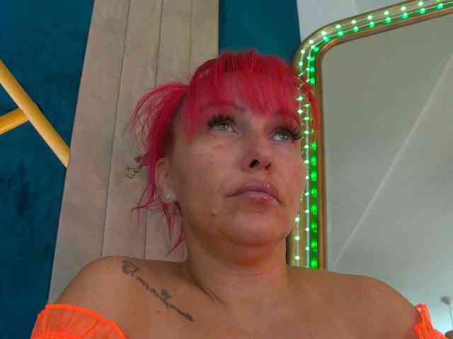 Model: Foxxxy-MILF