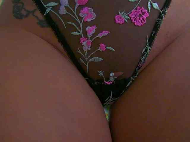 Foxxxy-MILF webcam