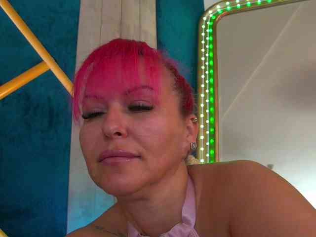 Foxxxy-MILF webcam