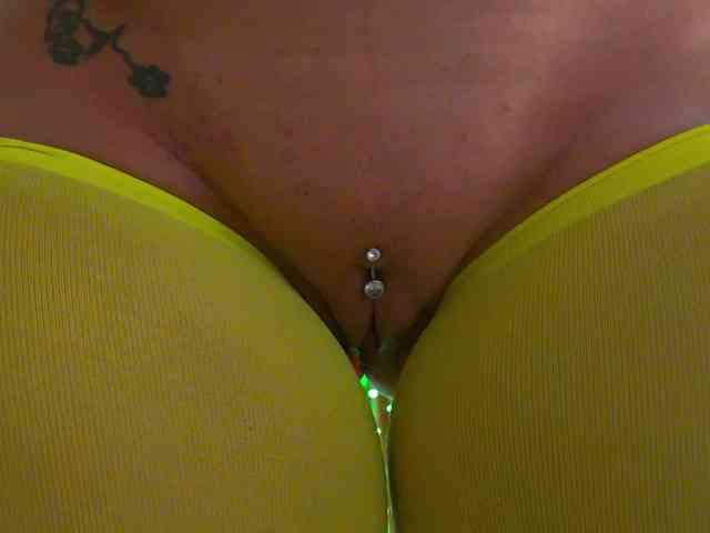 Foxxxy-MILF webcam