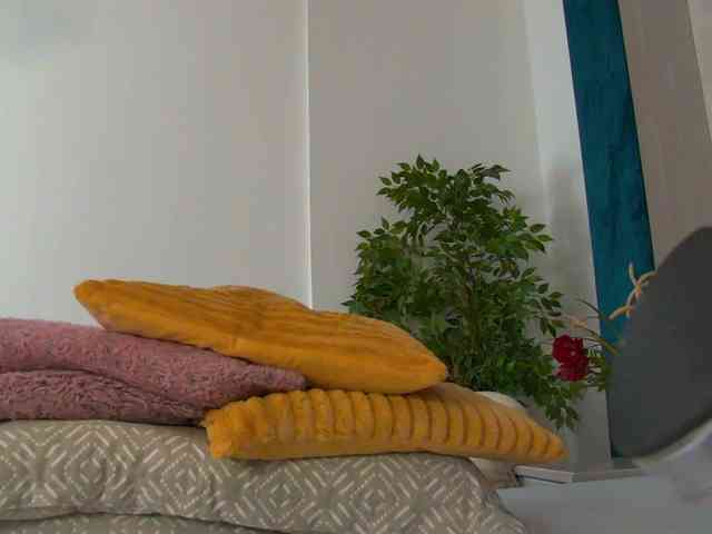 Foxxxy-MILF webcam