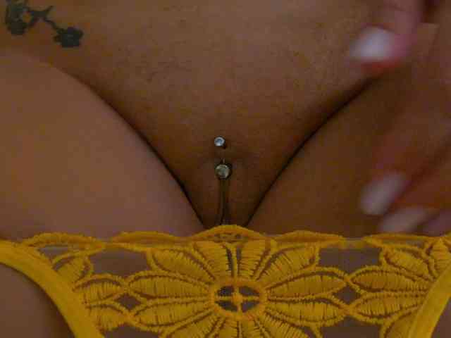 Model: Foxxxy-MILF