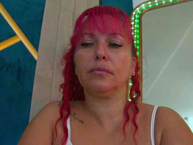 Foxxxy-MILF webcam