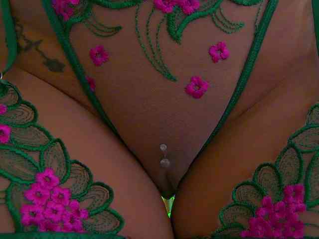 Model: Foxxxy-MILF