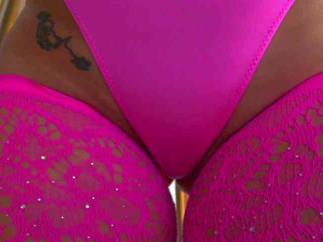 Model: Foxxxy-MILF