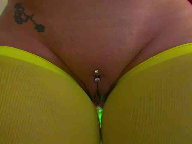 Model: Foxxxy-MILF