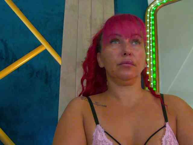 Foxxxy-MILF webcam
