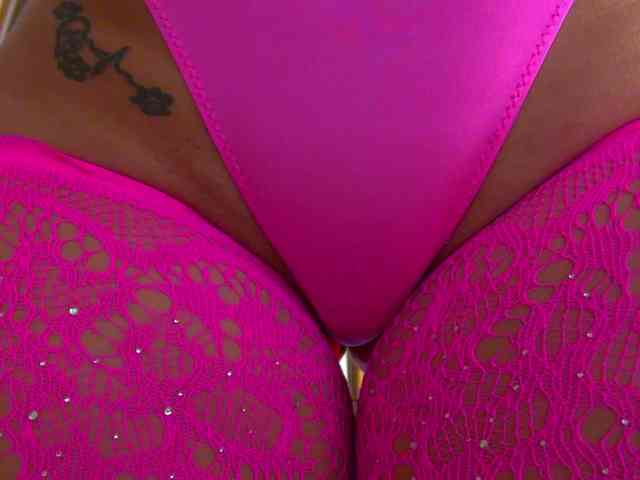 Model: Foxxxy-MILF
