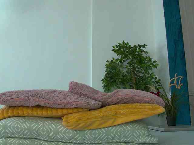 Foxxxy-MILF webcam