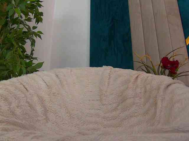 Foxxxy-MILF webcam