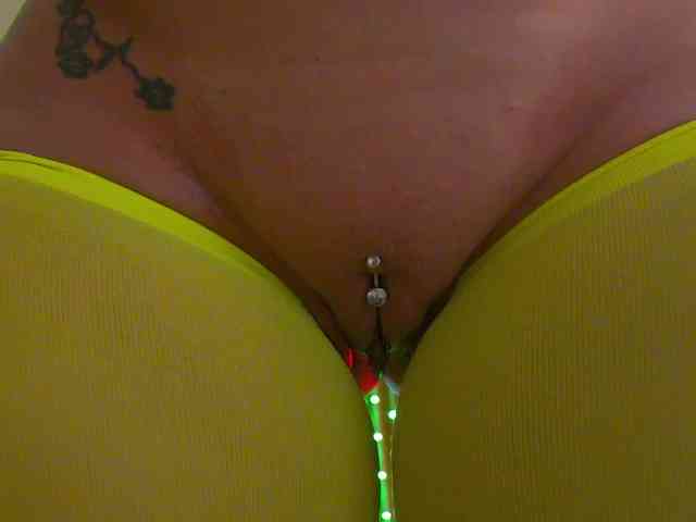 Foxxxy-MILF webcam