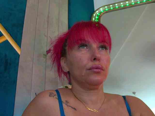 Foxxxy-MILF webcam