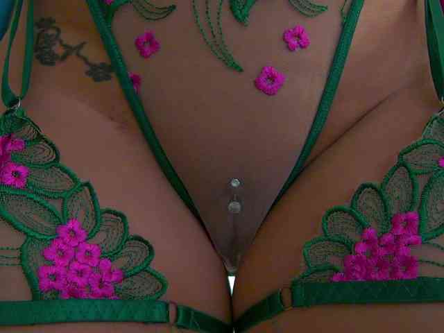 Model: Foxxxy-MILF