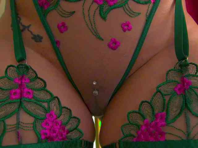 Foxxxy-MILF webcam