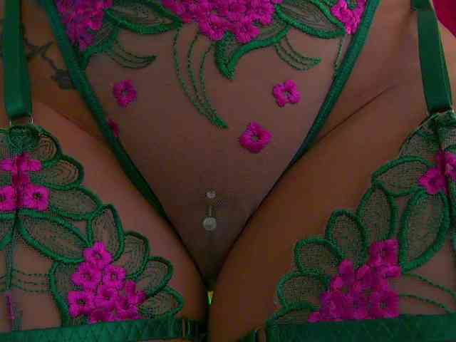 Foxxxy-MILF webcam