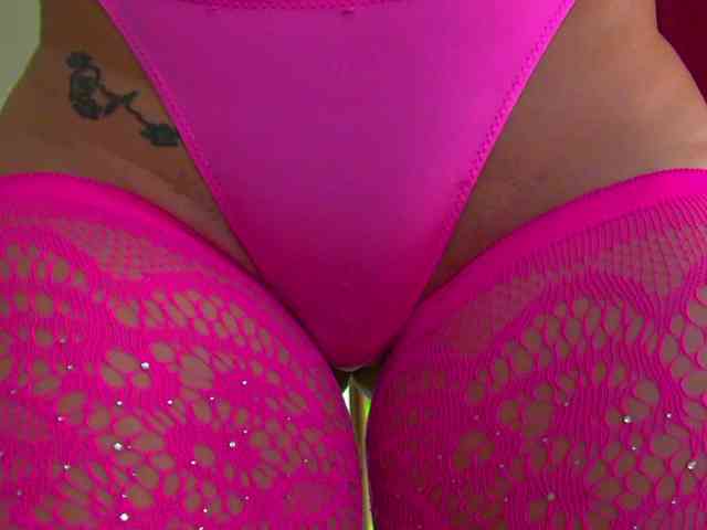Model: Foxxxy-MILF