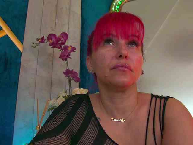 Model: Foxxxy-MILF