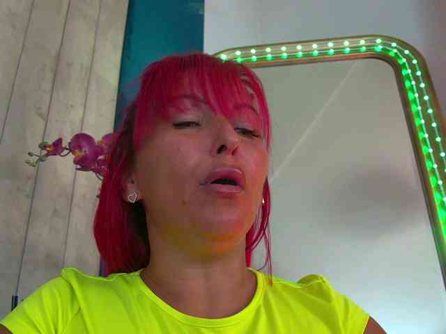 Foxxxy-MILF webcam