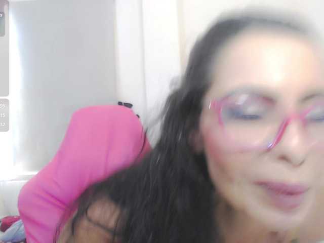 bella-moss live cam on BongaCams