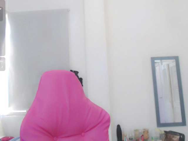 bella-moss live cam on BongaCams