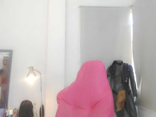 bella-moss live cam on BongaCams