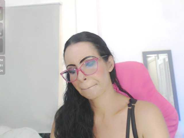 bella-moss live webcam show