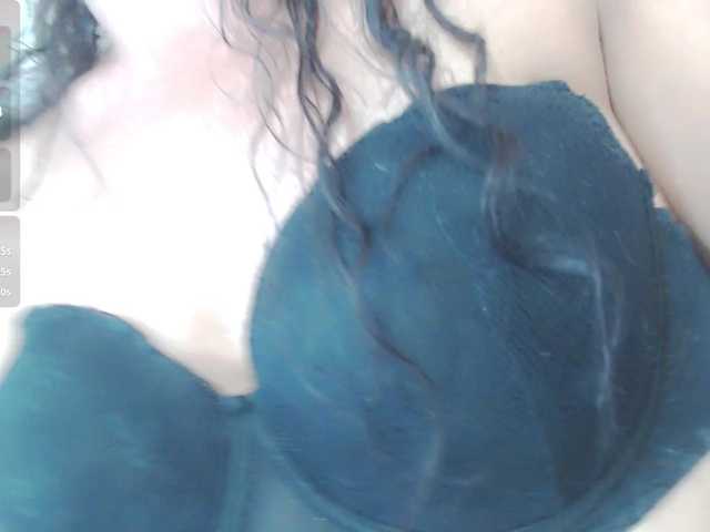bella-moss live cam on BongaCams