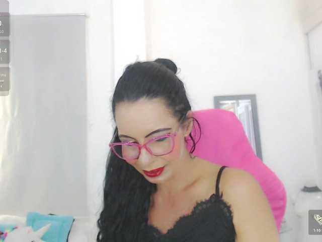 bella-moss live cam on BongaCams