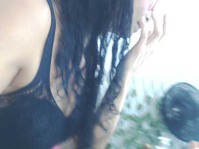 bella-moss live cam on BongaCams
