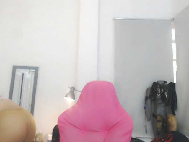 bella-moss live cam on BongaCams