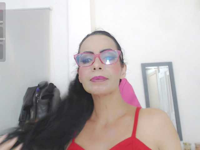 bella-moss live cam on BongaCams