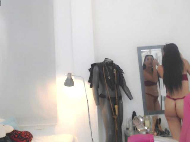 bella-moss live cam on BongaCams