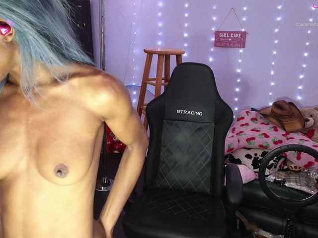 Mocha17 live cam on BongaCams