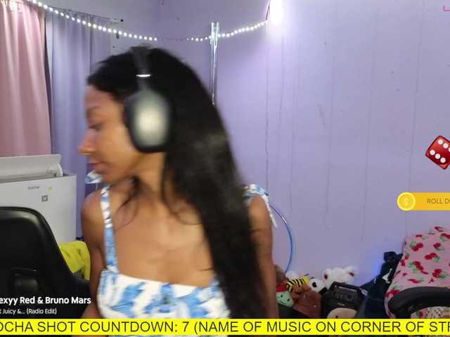 Mocha17 live cam on BongaCams
