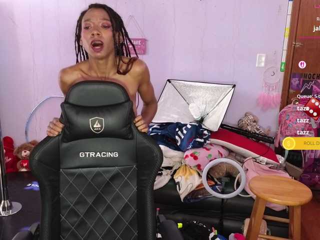 Mocha17 live cam on BongaCams