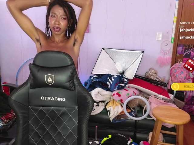 Mocha17 live cam on BongaCams