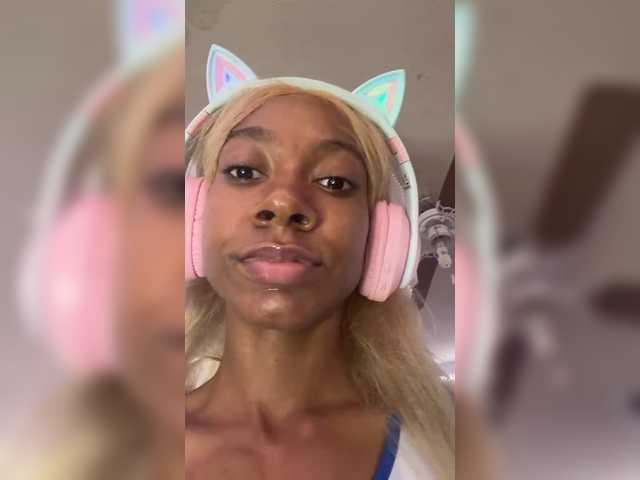 Mocha17 live cam on BongaCams