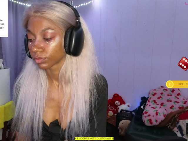 Mocha17 live cam on BongaCams