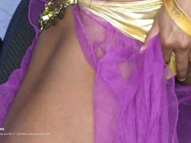 Mocha17 live cam on BongaCams