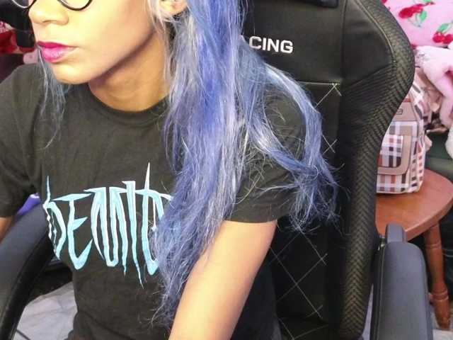 Mocha17 live cam on BongaCams
