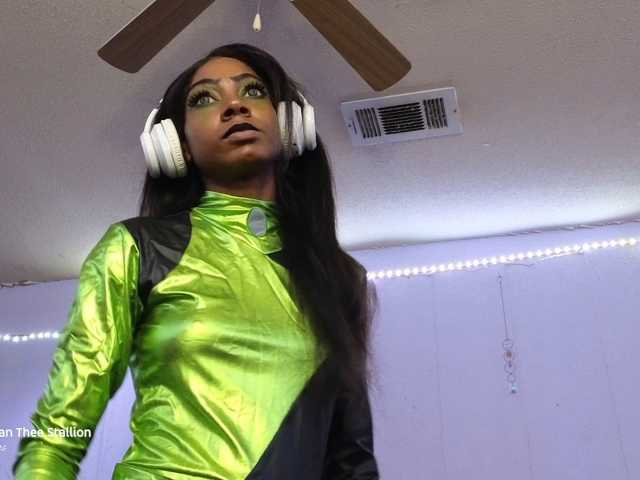 Mocha17 live cam on BongaCams