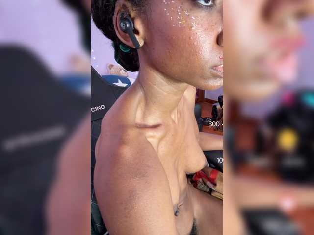 Mocha17 live cam on BongaCams