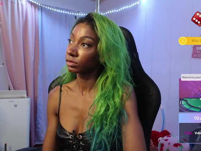 Mocha17 live cam on BongaCams