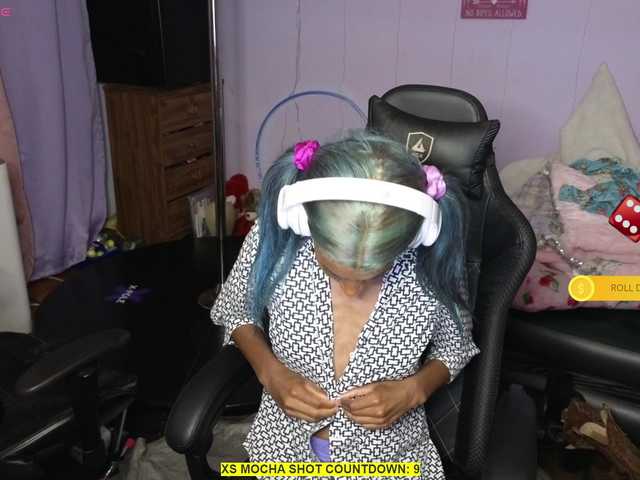 Mocha17 live cam on BongaCams
