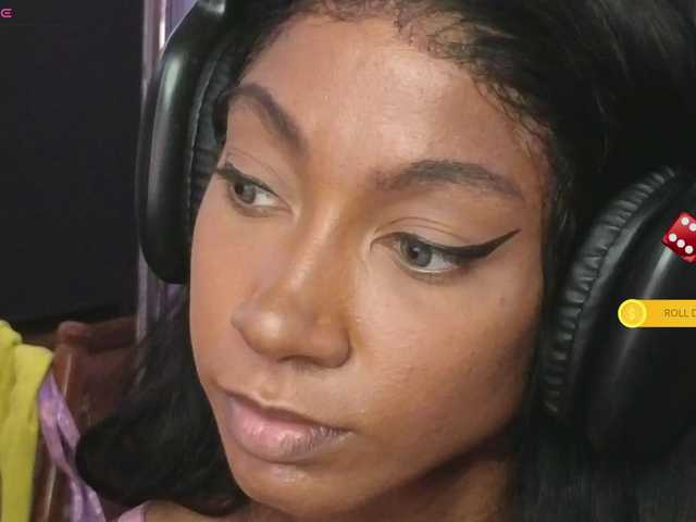 Mocha17 live cam on BongaCams