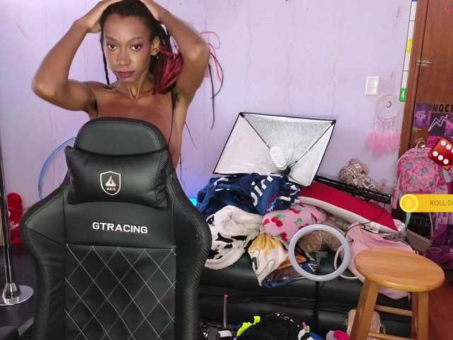 Mocha17 live cam on BongaCams