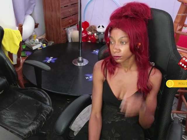 Mocha17 live cam on BongaCams