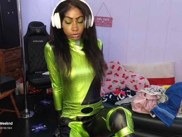 Mocha17 live cam on BongaCams