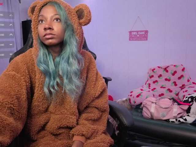 Mocha17 live cam on BongaCams